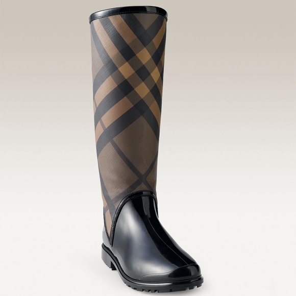 Burberry Shoes - 💫HP💫Burberry Rainboot in Smoked Check